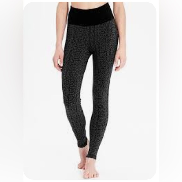 Old Navy Active Leggings M EUC - Picture 2 of 8